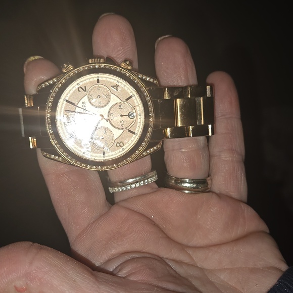 Michael Kors Rose Gold Women's Watch - Picture 5 of 5